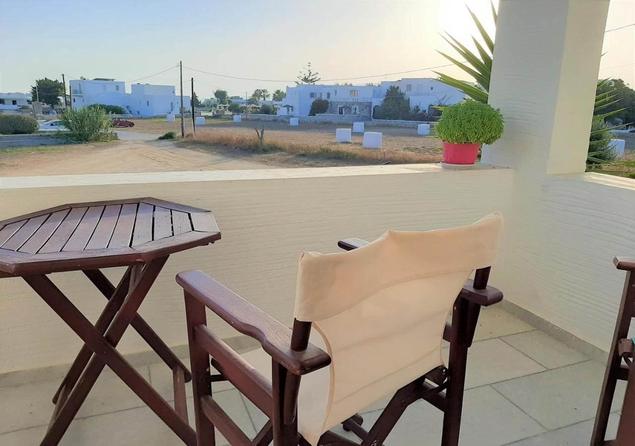 Joanna'S Rooms On The Beach Plaka  Room photo